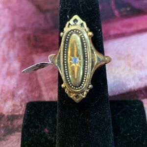 10 kt homemade antique Elegant Gold Women's Ring with Diamond Accent fits 4-8